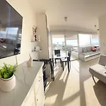 frente al mar con balcony piscina