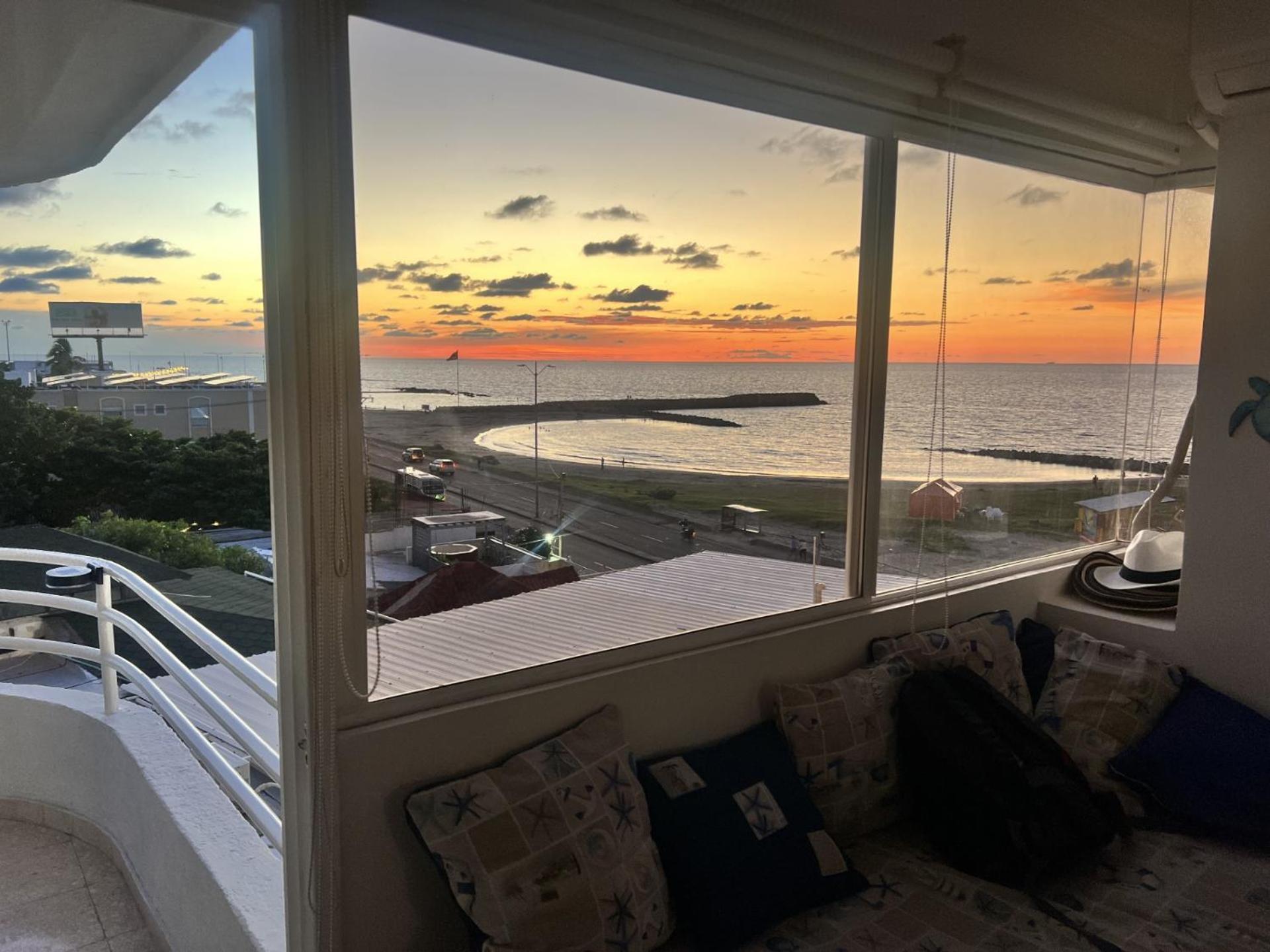 Con Vista Al Mar Piscina Apartamento